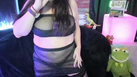 Snapshot of elle4you chatting on 10/26/25, 06:36 ELLE online show from 10/26/25, 06:36