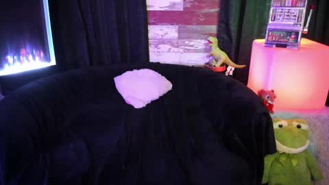 Snapshot of elle4you chatting on 11/01/25, 07:27 ELLE online show from 11/01/25, 07:27