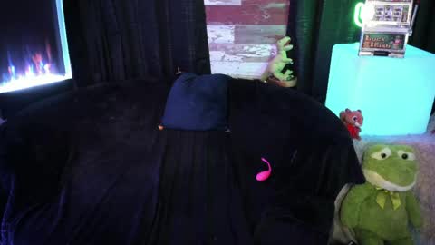 Snapshot of elle4you chatting on 03/22/26, 07:17 ELLE online show from 03/22/26, 07:17