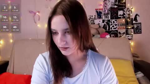 Snapshot of elle_wooods chatting on 12/04/25, 12:03 My name is Ellie online show from 12/04/25, 12:03