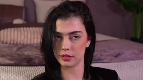 Snapshot of ellediane chatting on 02/17/25, 03:47 Elle Diane online show from 02/17/25, 03:47