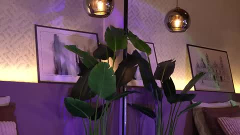 Snapshot of ellediane chatting on 03/06/25, 03:57 Elle Diane online show from 03/06/25, 03:57