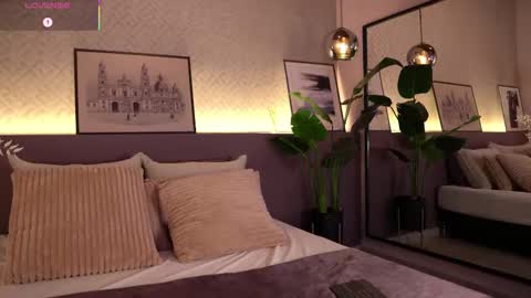 Snapshot of ellediane chatting on 09/09/25, 10:31 Elle Diane online show from 09/09/25, 10:31