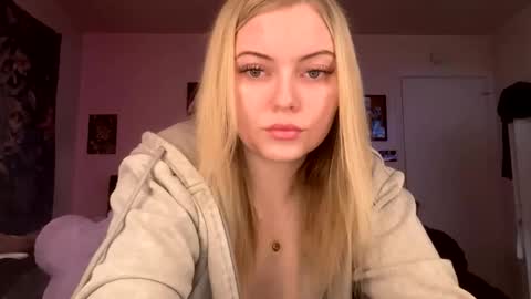 Snapshot of ellejess chatting on 03/02/26, 03:19 ellejess online show from 03/02/26, 03:19