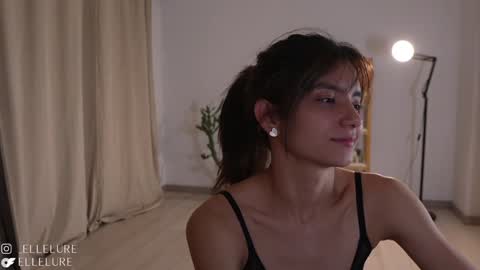 Linda Restrepo online show from 01/22/25, 11:32