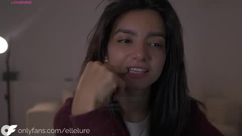 Linda Restrepo online show from 10/11/25, 12:21