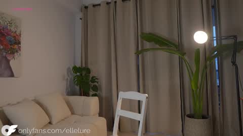 Snapshot of ellelure_ chatting on 01/08/26, 11:07 Linda Restrepo online show from 01/08/26, 11:07