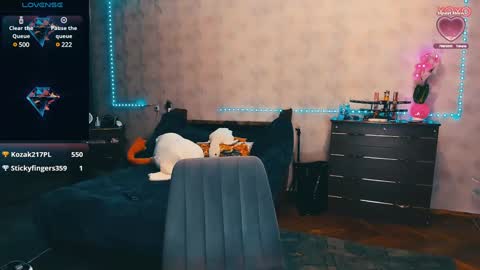 Elli   NEXT STREAM      online show from 12/12/24, 10:31