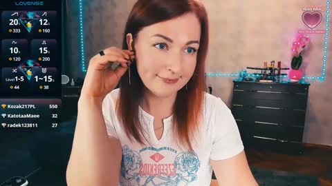 Elli   NEXT STREAM      online show from 12/13/24, 01:37