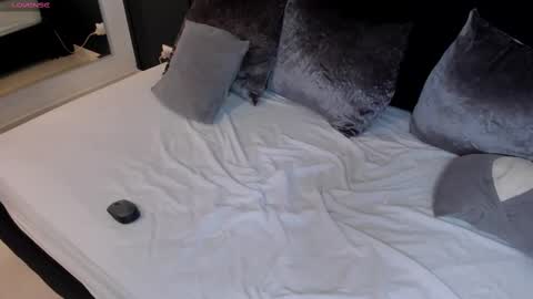 Snapshot of ellen_grace chatting on 09/23/25, 09:01 Ellen  online show from 09/23/25, 09:01