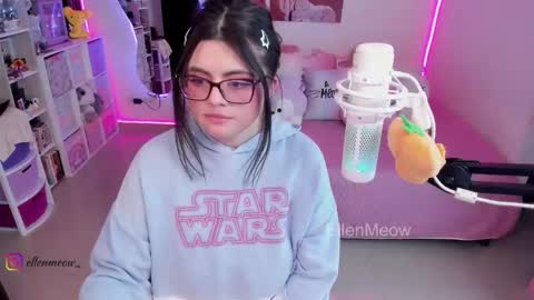 Snapshot of ellen_meow chatting on 11/10/25, 02:32 Meow in da house . online show from 11/10/25, 02:32