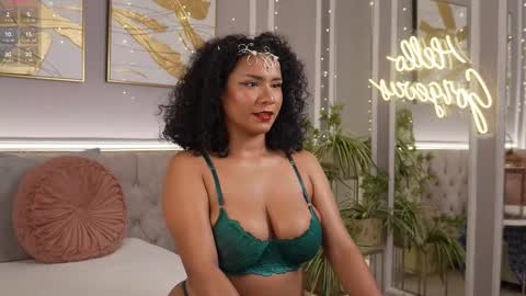 Snapshot of ellette_ chatting on 03/18/26, 07:06 princess online show from 03/18/26, 07:06