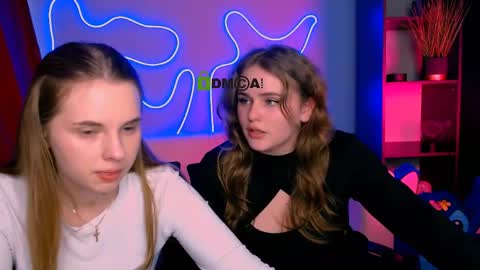 Snapshot of elli_ashley chatting on 04/14/26, 02:12 Ashley online show from 04/14/26, 02:12