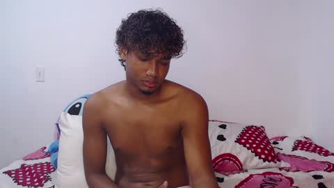 Snapshot of ellie_andy19 chatting on 01/09/25, 06:59 kev dani online show from 01/09/25, 06:59