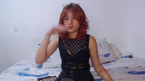 Snapshot of ellie_andy19 chatting on 02/03/25, 03:42 kev dani online show from 02/03/25, 03:42