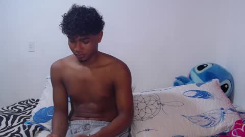 Snapshot of ellie_andy19 chatting on 02/10/25, 03:35 kev dani online show from 02/10/25, 03:35