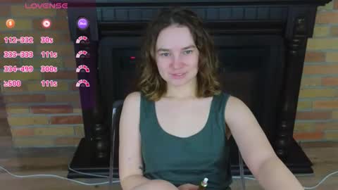 Snapshot of ellie_babyy chatting on 03/18/26, 09:23 Ellie online show from 03/18/26, 09:23