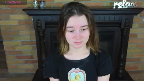 Snapshot of ellie_babyy chatting on 03/19/26, 08:40 Ellie online show from 03/19/26, 08:40