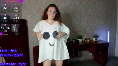 Ellie online show from 10/30/25, 01:45