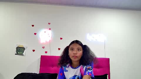 Snapshot of ellie_cute7 chatting on 03/31/26, 07:25 ellie_cute7 online show from 03/31/26, 07:25