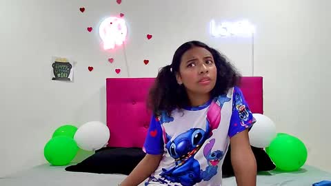 Snapshot of ellie_cute7 chatting on 04/04/26, 07:22 ellie_cute7 online show from 04/04/26, 07:22
