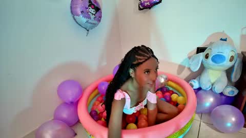 Snapshot of ellie_cute7 chatting on 06/15/26, 07:38 ellie_cute7 online show from 06/15/26, 07:38