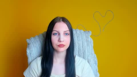 Snapshot of ellie_esmi chatting on 05/21/26, 11:28 ellie_esmi online show from 05/21/26, 11:28