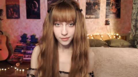 ellie_friendly online show from 12/25/24, 12:16