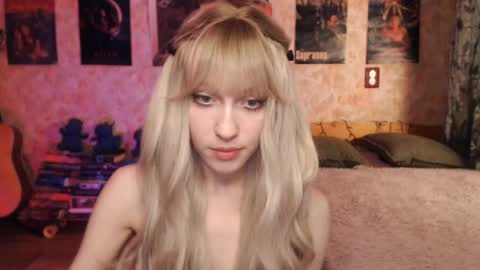 ellie_friendly online show from 02/14/25, 12:14