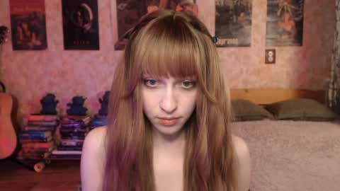 ellie_friendly online show from 04/04/26, 12:13