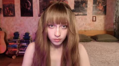 Snapshot of ellie_friendly chatting on 06/09/26, 12:33 ellie_friendly online show from 06/09/26, 12:33