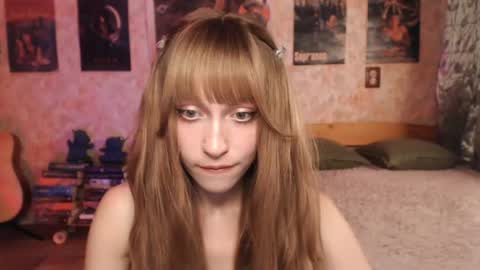 Snapshot of ellie_friendly chatting on 07/07/26, 12:46 ellie_friendly online show from 07/07/26, 12:46