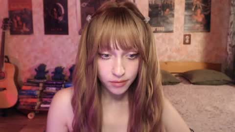 Snapshot of ellie_friendly chatting on 07/22/26, 01:30 ellie_friendly online show from 07/22/26, 01:30