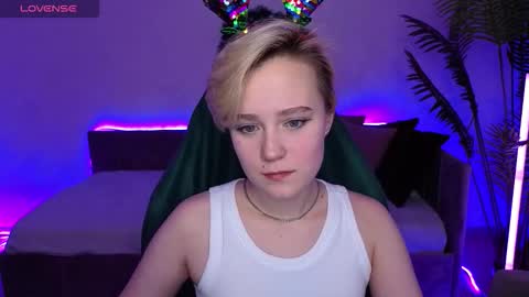 Ellie online show from 12/23/25, 08:34