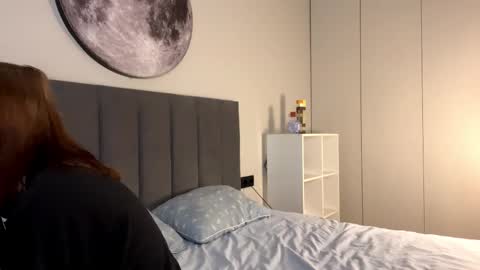 Ellie online show from 09/17/25, 07:10