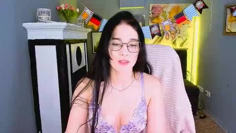 Snapshot of ellie_magic chatting on 09/17/25, 11:56 ellie_magic online show from 09/17/25, 11:56