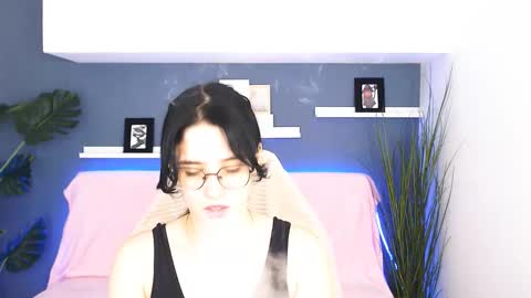 Snapshot of ellie_magic chatting on 10/13/25, 12:38 ellie_magic online show from 10/13/25, 12:38