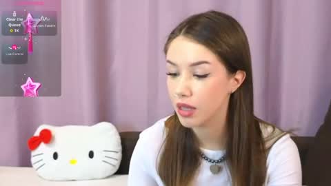 Snapshot of ellie_miller_ chatting on 05/01/26, 06:56 ellie online show from 05/01/26, 06:56