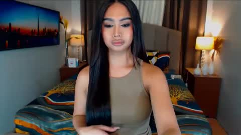 Snapshot of elliecummers chatting on 12/28/24, 12:57 ellie online show from 12/28/24, 12:57