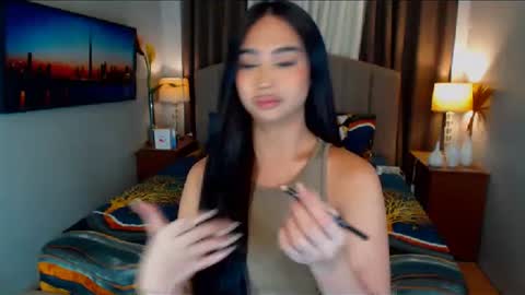 Snapshot of elliecummers chatting on 12/28/24, 09:19 ellie online show from 12/28/24, 09:19