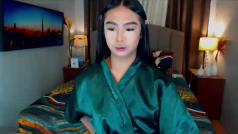 Snapshot of elliecummers chatting on 01/08/25, 12:37 ellie online show from 01/08/25, 12:37