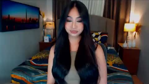 Snapshot of elliecummers chatting on 01/08/25, 09:44 ellie online show from 01/08/25, 09:44