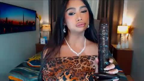 Snapshot of elliecummers chatting on 01/09/25, 09:16 ellie online show from 01/09/25, 09:16