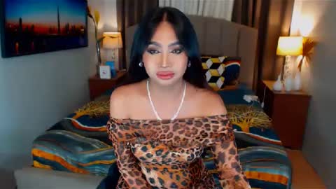 Snapshot of elliecummers chatting on 01/13/25, 09:42 ellie online show from 01/13/25, 09:42