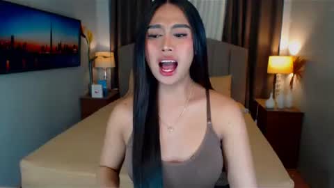 Snapshot of elliecummers chatting on 01/19/25, 09:13 ellie online show from 01/19/25, 09:13