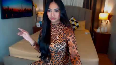 Snapshot of elliecummers chatting on 01/28/25, 12:47 ellie online show from 01/28/25, 12:47