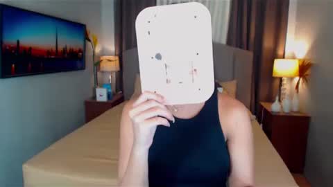 Snapshot of elliecummers chatting on 02/01/25, 02:37 ellie online show from 02/01/25, 02:37