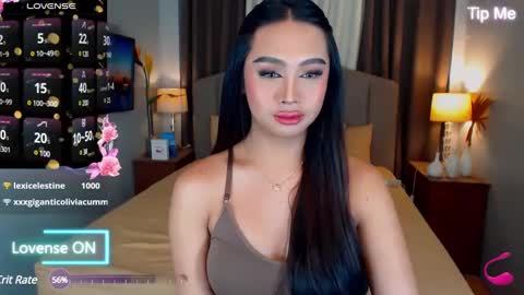 Snapshot of elliecummers chatting on 02/05/25, 01:37 ellie online show from 02/05/25, 01:37