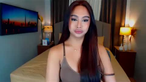 Snapshot of elliecummers chatting on 02/12/25, 01:30 ellie online show from 02/12/25, 01:30