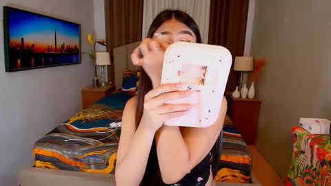 Snapshot of elliecummers chatting on 09/13/25, 07:02 ellie online show from 09/13/25, 07:02